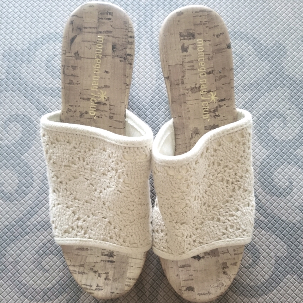 Montego Bay Club Peep Toe White Lace Wedges